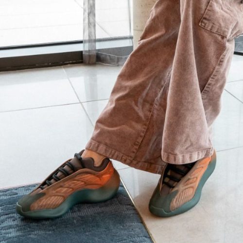Adidas Yeezy 700 V3 "Copper Fade" utcai cipő