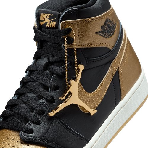 Air Jordan 1 High OG Black Metallic Gold utcai cipő