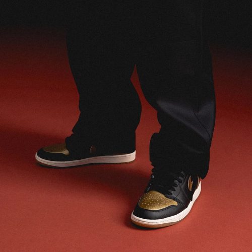 Air Jordan 1 High OG Black Metallic Gold utcai cipő