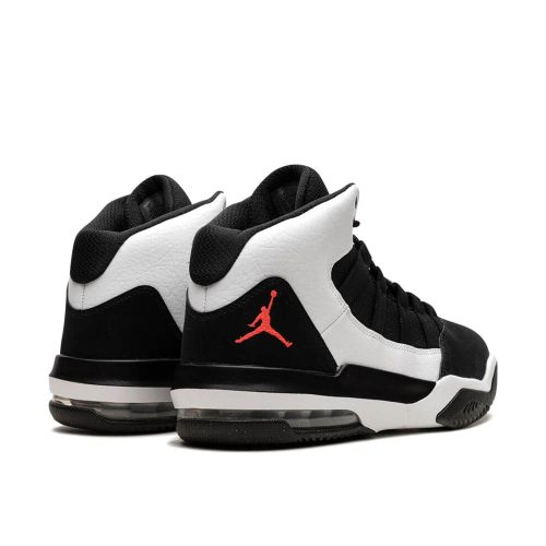 Jordan Max Aura White Black utcai cipő