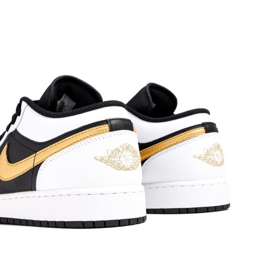 Air Jordan 1 Low Gold Swoosh utcai cipő