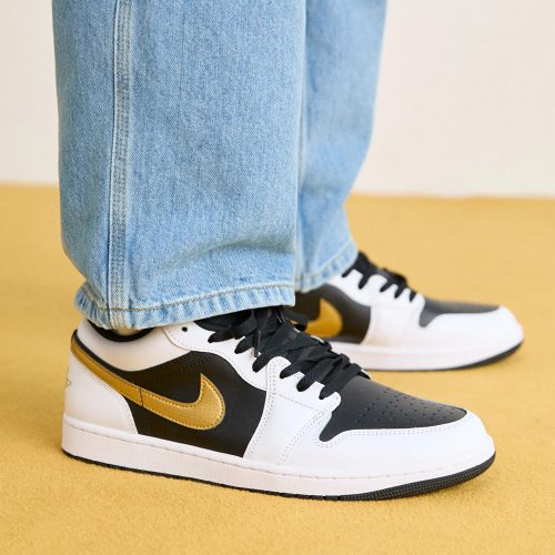Air Jordan 1 Low Gold Swoosh utcai cipő