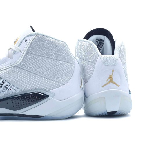 Air Jordan 38 ‘FIBA’ utcai cipő