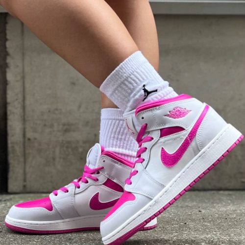 Jordan 1 Mid Fire Pink