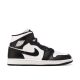 Jordan 1 Mid Panda
