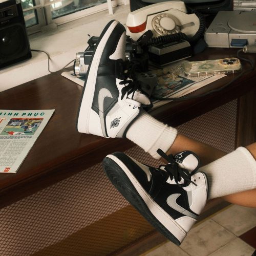 Jordan 1 Mid White Shadow