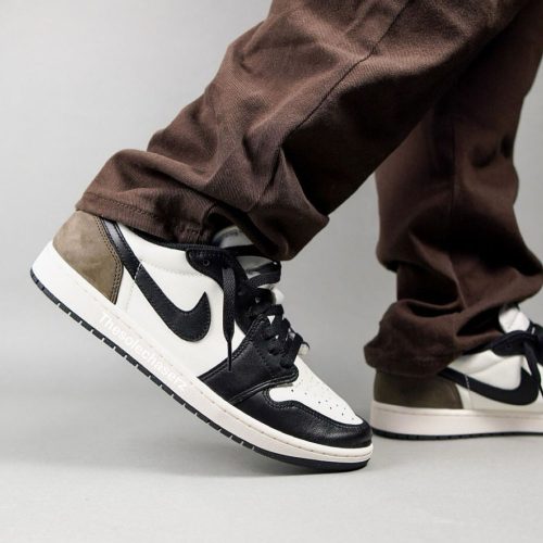 Jordan 1 Retro Low OG Mocha