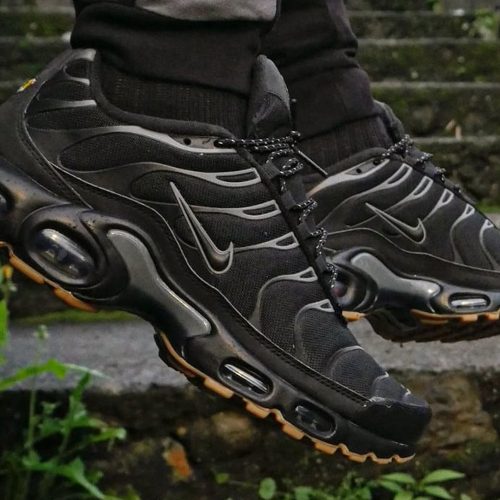 Nike Air Max Plus Black Gum utcai cipő