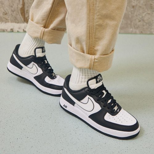 Nike Air Force 1 Low '07 White Swoosh Panda utcai cipő