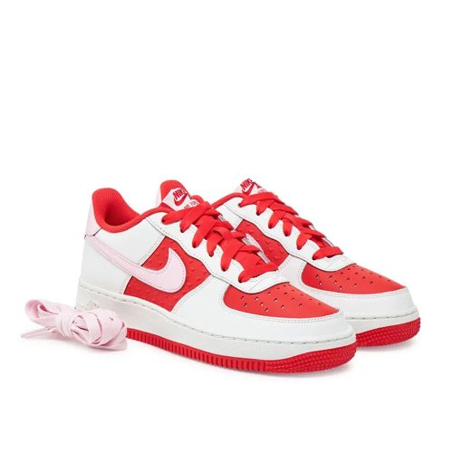 Nike Air Force 1 Low Valentine's Day utcai cipő