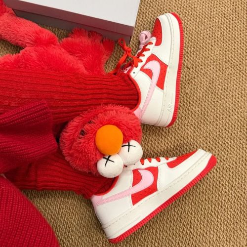 Nike Air Force 1 Low Valentine's Day utcai cipő