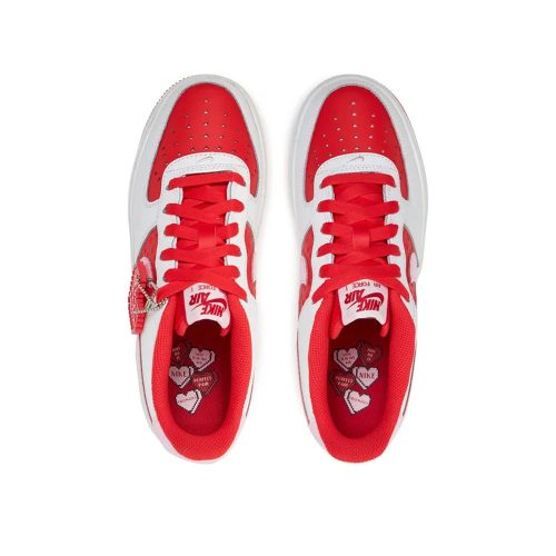 Nike Air Force 1 Low Valentine's Day utcai cipő